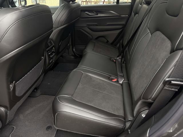 New 2025 Jeep Grand Cherokee Laredo image 25