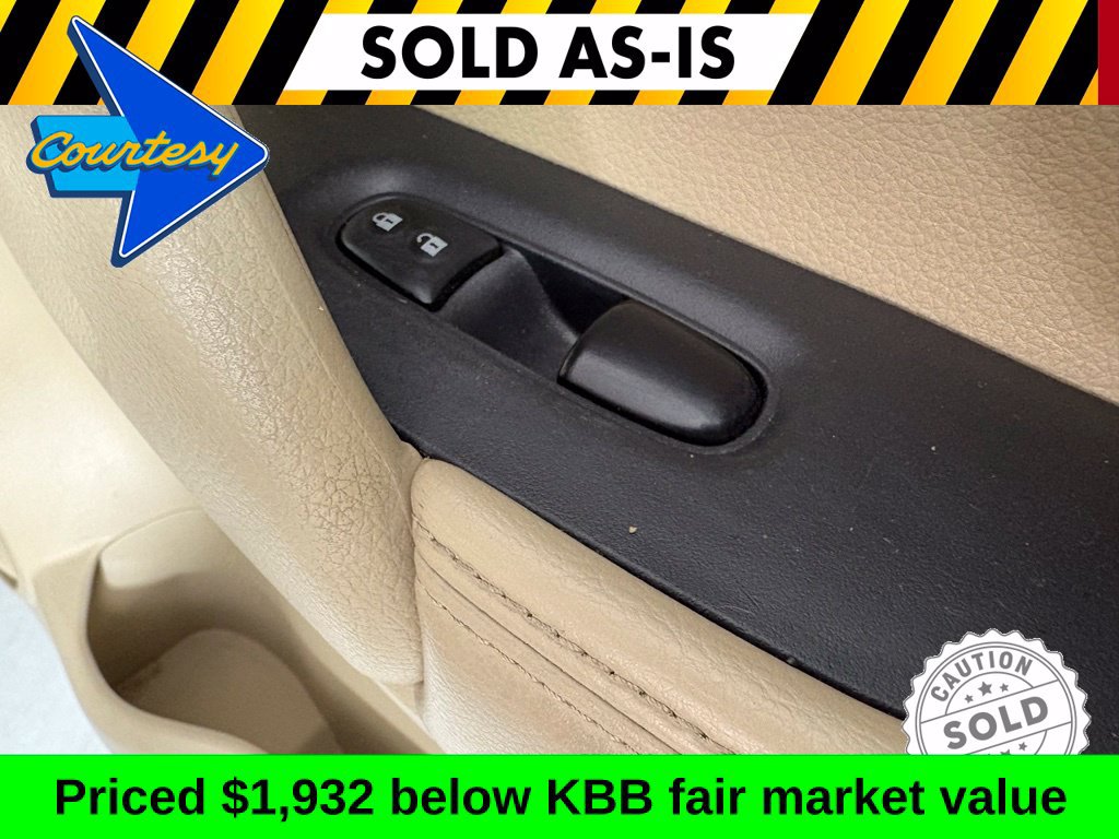 Used 2015 Nissan Rogue S FWD image 13