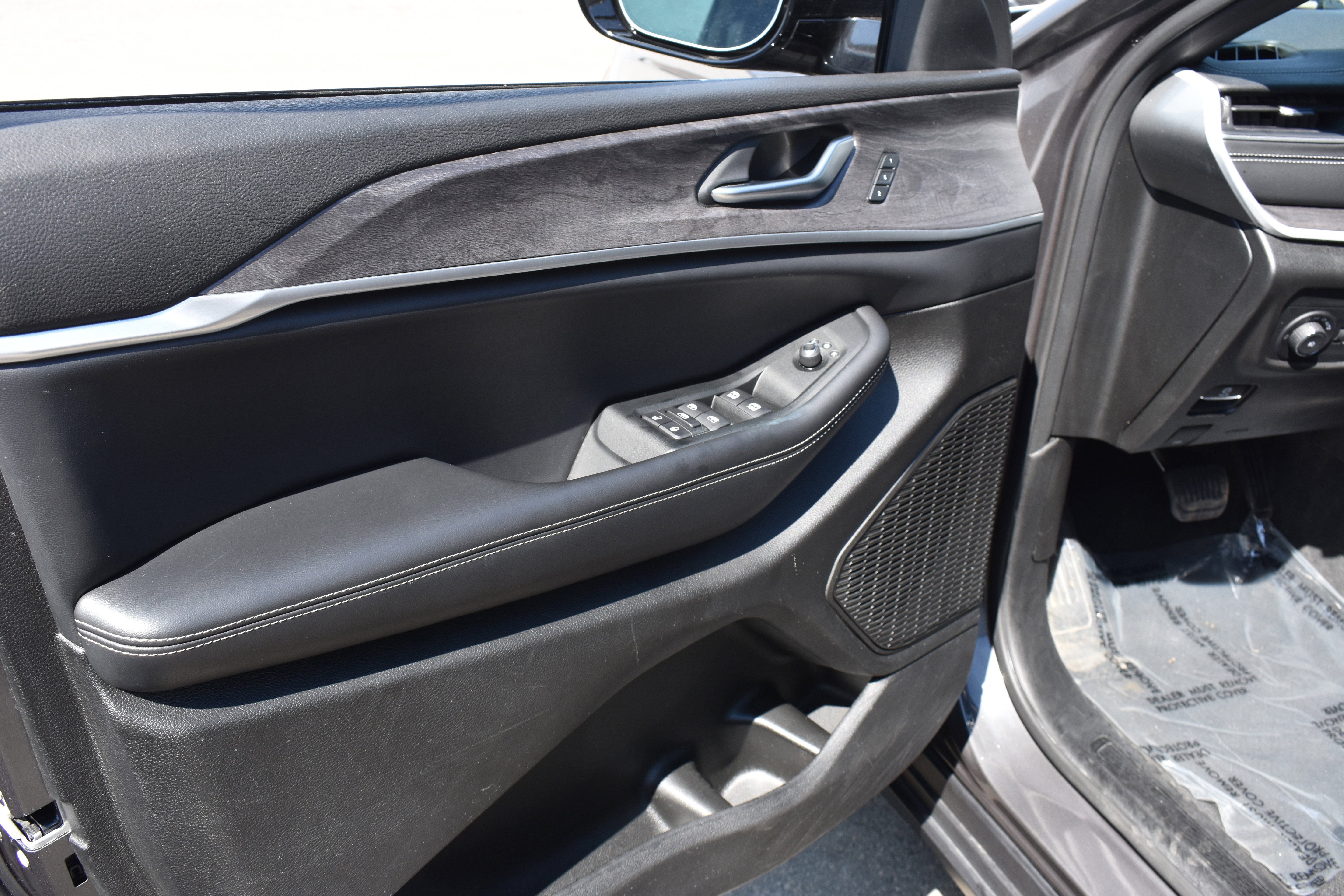 Used 2024 Jeep Grand Cherokee L Limited w/ Luxury Tech Group II image 24