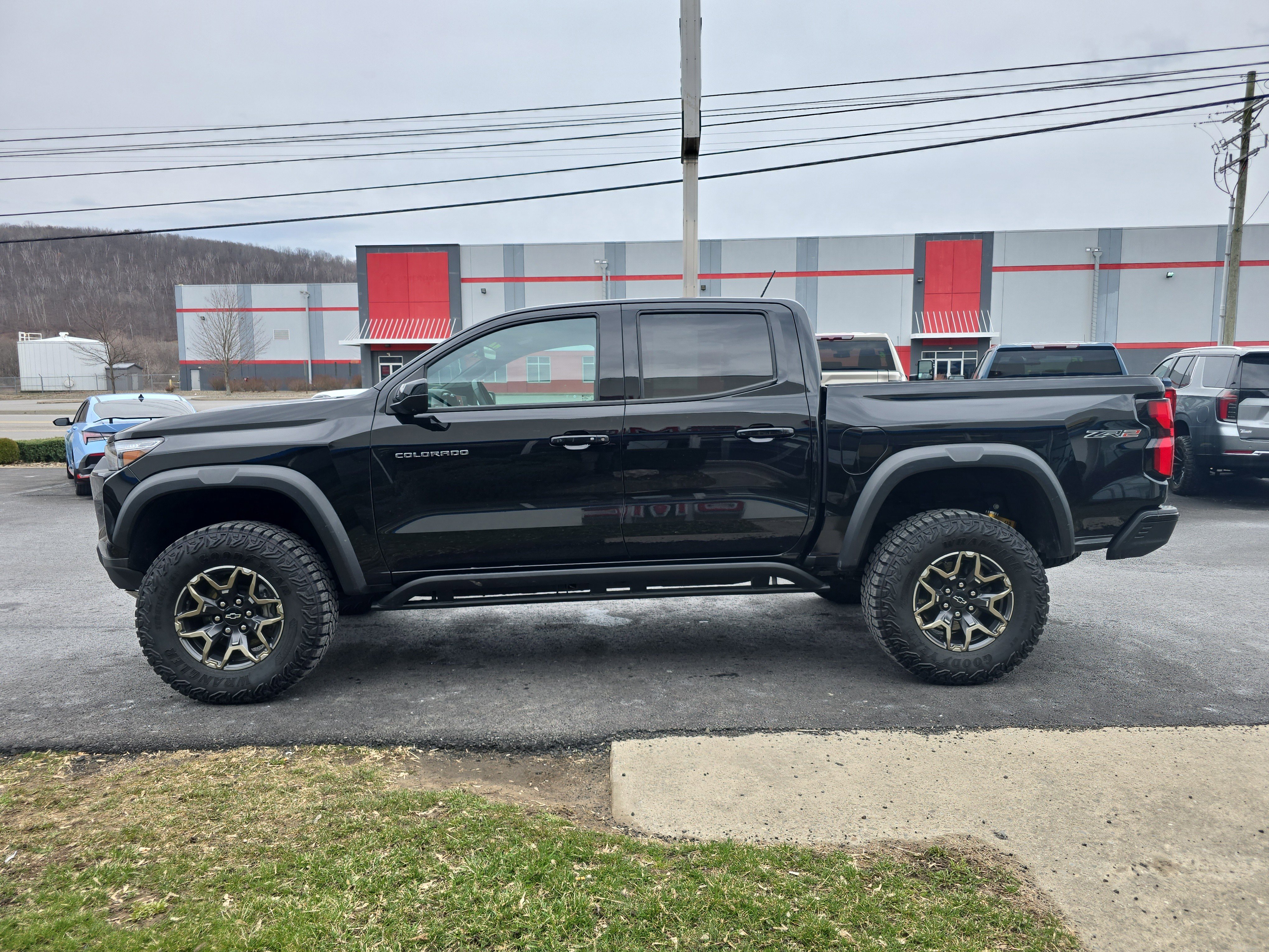 Used 2024 Chevrolet Colorado ZR2 w/ Technology Package image 7