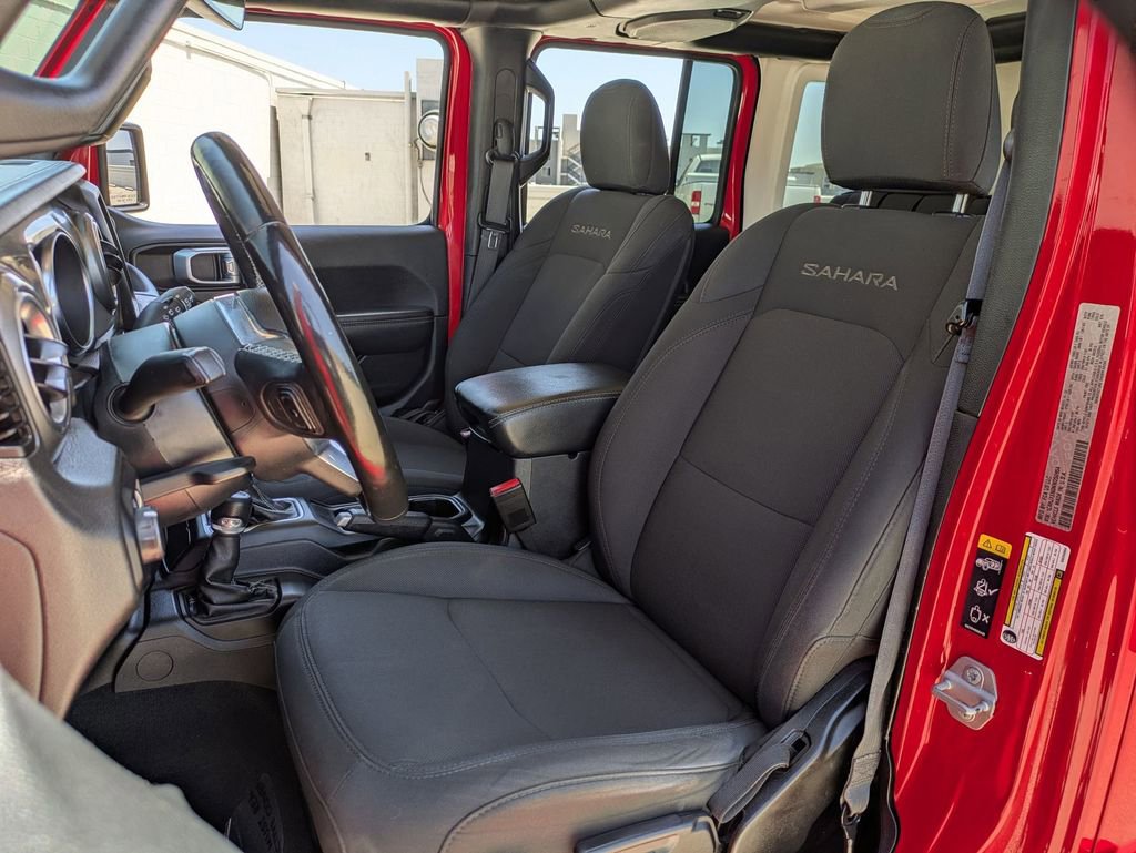 Used 2022 Jeep Wrangler Unlimited Sahara w/ Cold Weather Group AWD/4WD image 23
