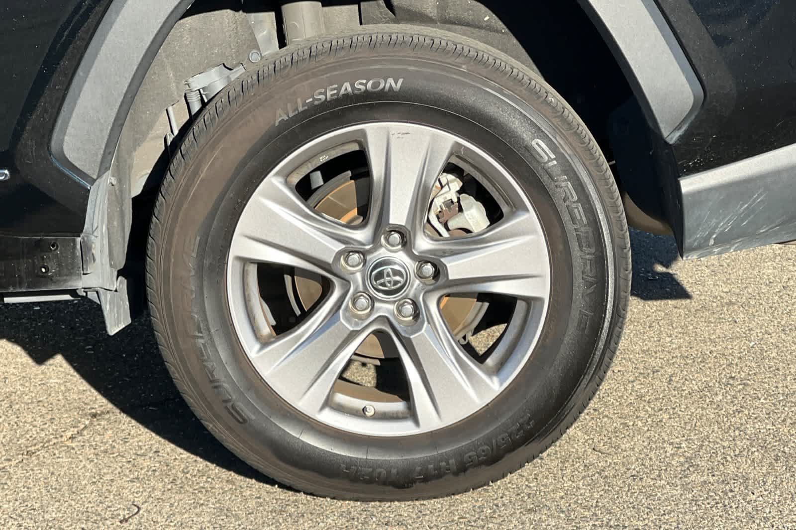 Used 2023 Toyota RAV4 LE AWD/4WD image 25