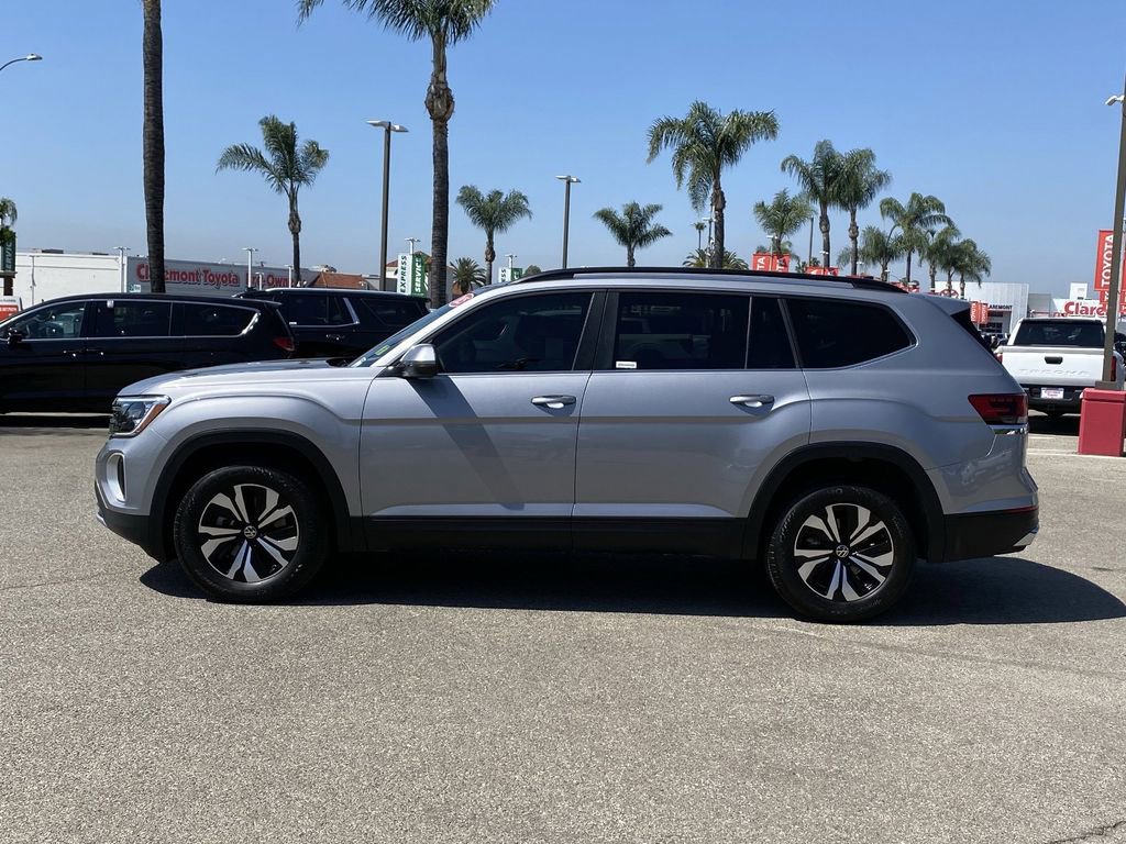 Used 2025 Volkswagen Atlas SE image 39