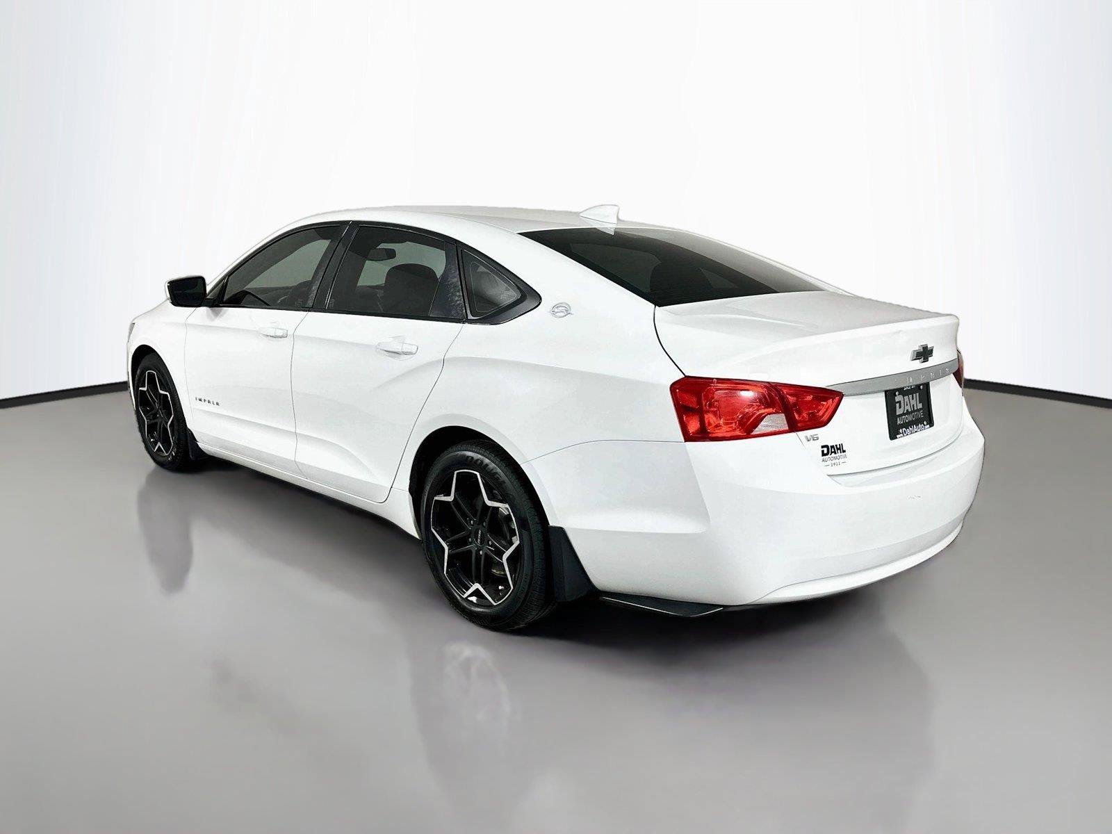 Used 2015 Chevrolet Impala LT FWD image 9