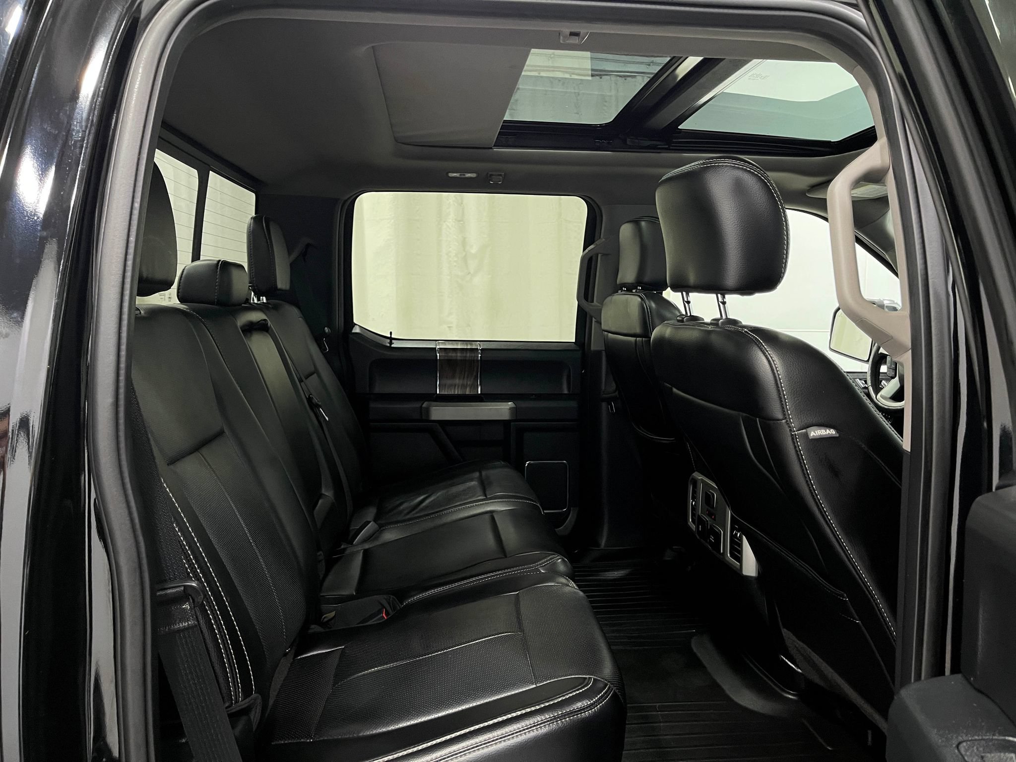 Used 2018 Ford F150 Lariat w/ Equipment Group 502A Luxury AWD/4WD image 31