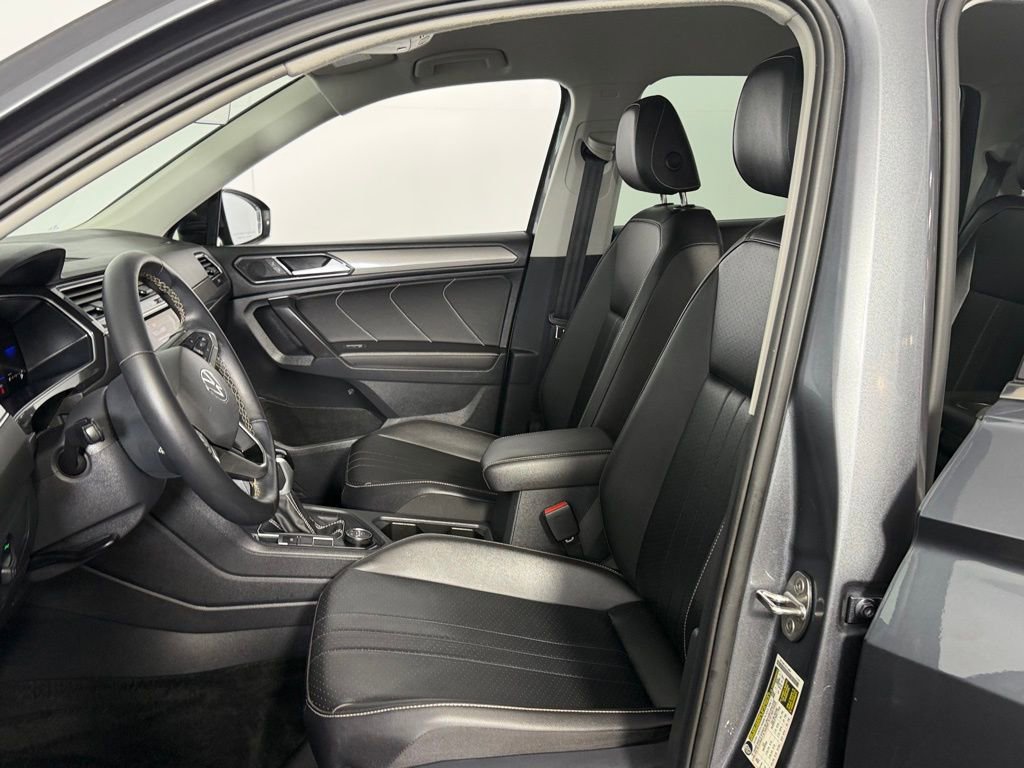 Used 2022 Volkswagen Tiguan SE image 22