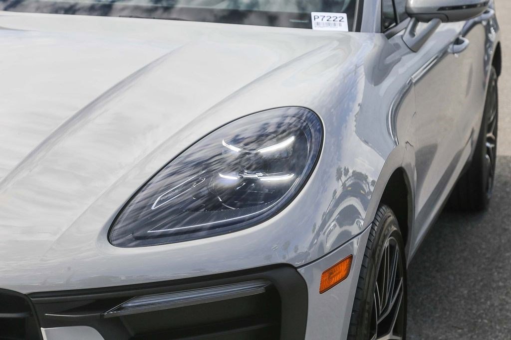 Used 2023 Porsche Macan Turbo AWD/4WD image 4