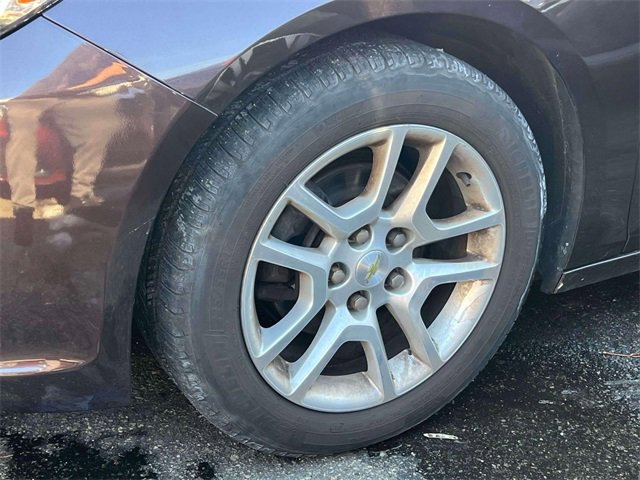 Used 2015 Chevrolet Malibu LT w/ Power Convenience Package image 8