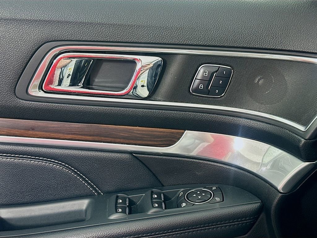 Used 2018 Ford Explorer Limited w/ Equipment Group 301A image 18