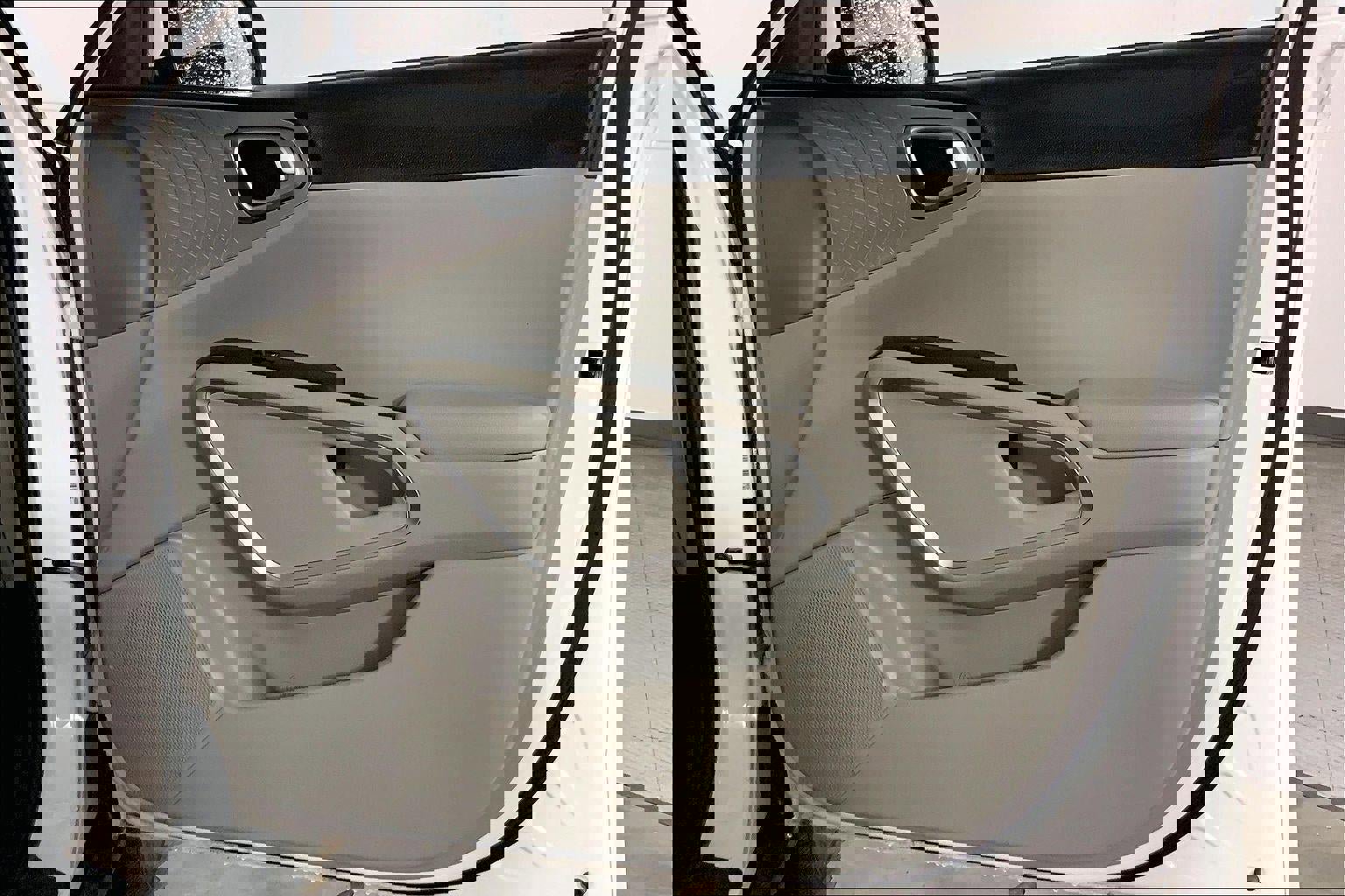 Used 2025 Kia Soul LX FWD image 25