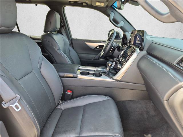 Used 2023 Lexus LX 600 F Sport w/ Accessory Package (Z1) AWD/4WD image 22