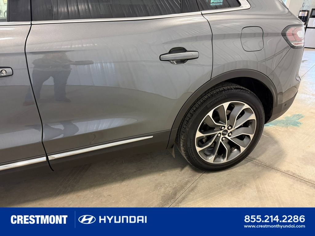 Used 2023 Lincoln Nautilus Reserve AWD/4WD image 8