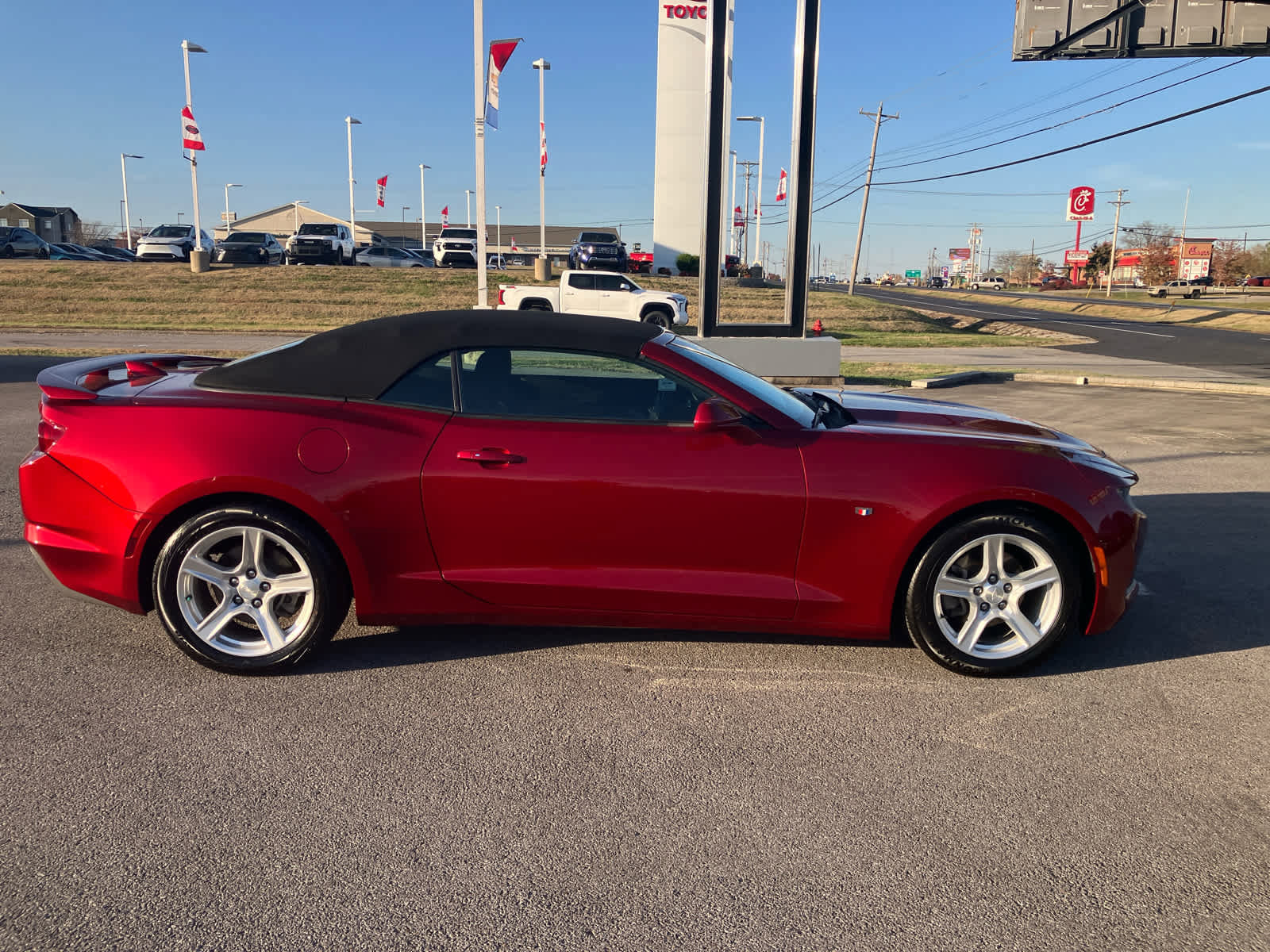 Used 2023 Chevrolet Camaro LT image 8