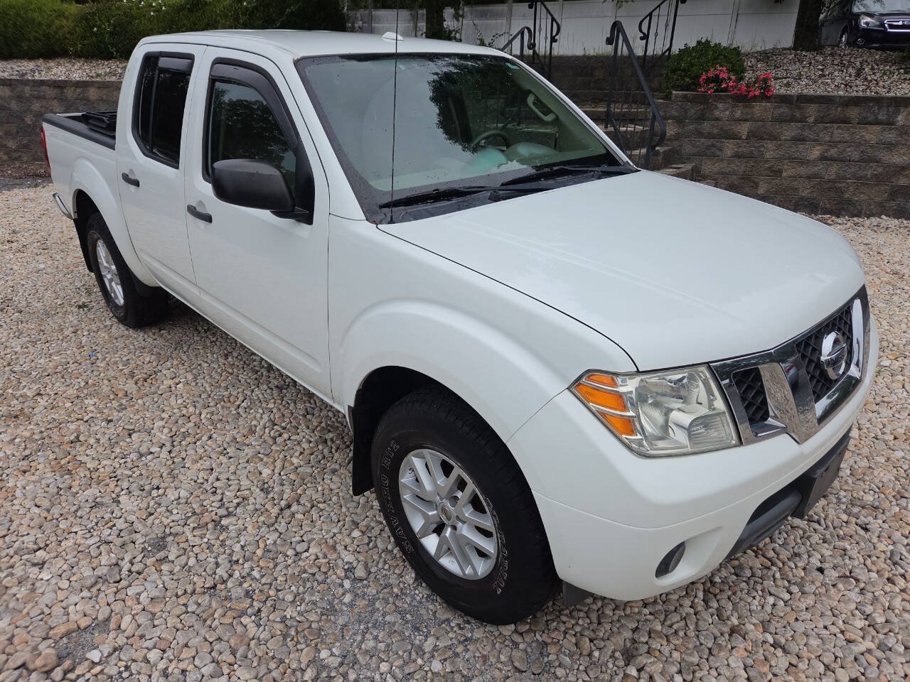 Used 2015 Nissan Frontier SV AWD/4WD image 8