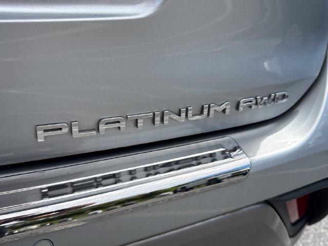 Used 2023 Toyota Highlander Platinum AWD/4WD image 18