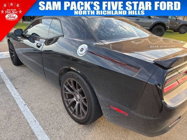Used 2015 Dodge Challenger SRT image 4