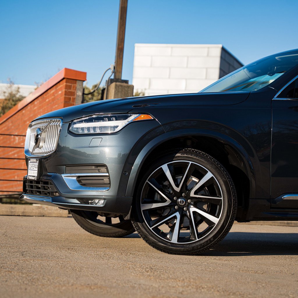 Certified 2023 Volvo XC90 B6 Plus w/ Protection Package image 2