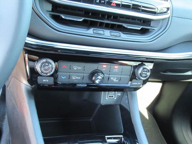 New 2026 Jeep Compass Latitude image 23