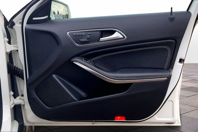 Used 2015 Mercedes-Benz GLA 250 4MATIC image 27