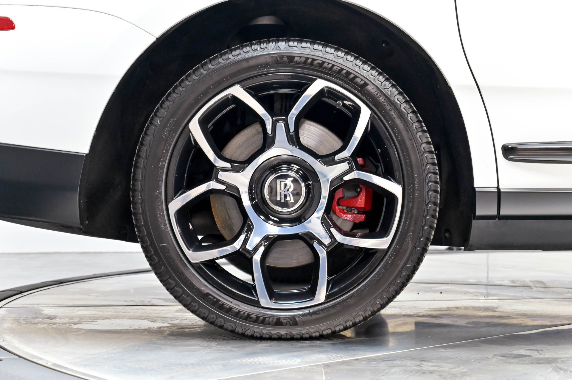 Used 2021 Rolls-Royce Cullinan Black Badge AWD/4WD image 19