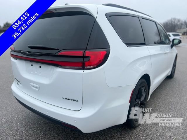 Used 2025 Chrysler Pacifica Limited image 7