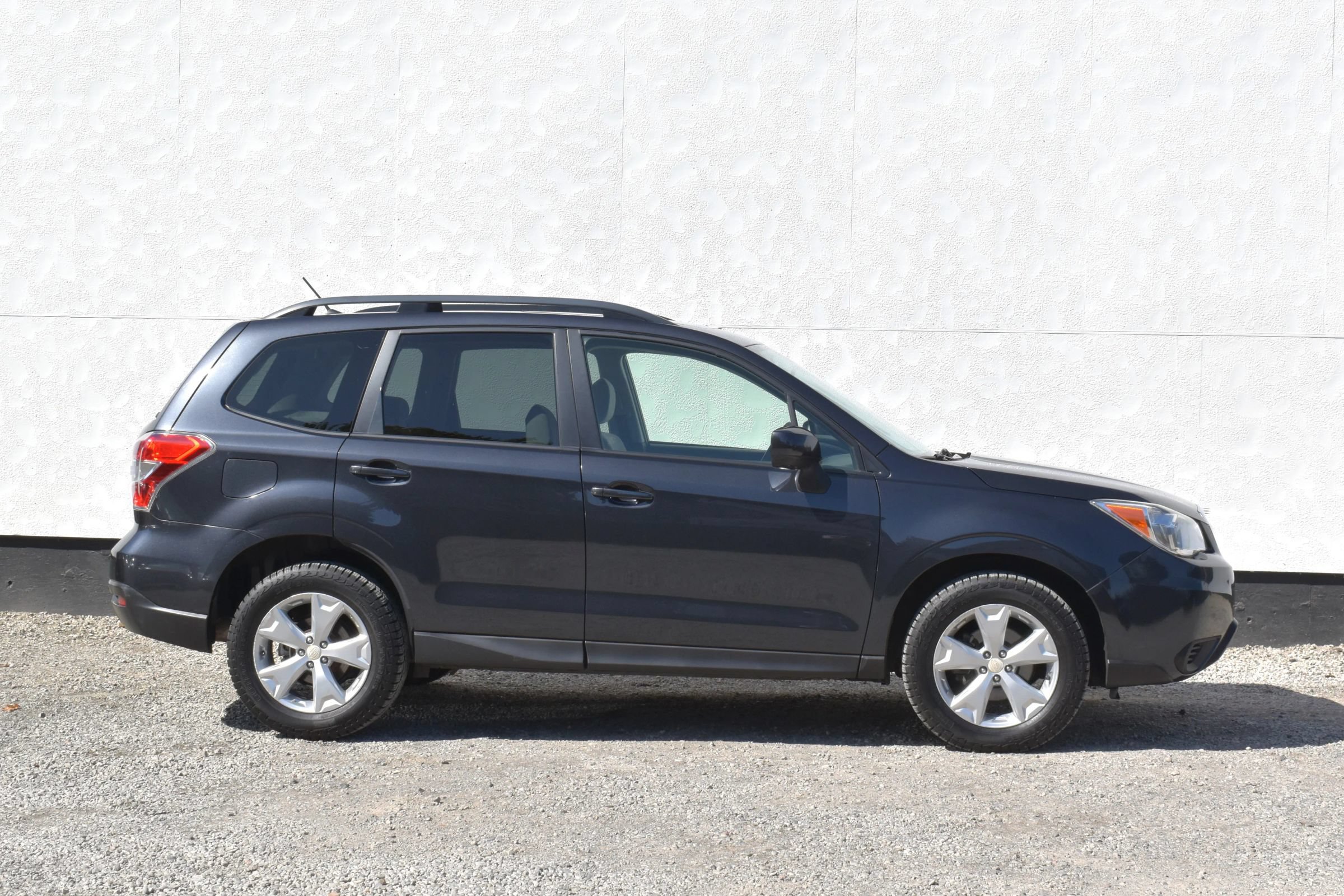 Used 2015 Subaru Forester 2.5i Premium w/ All-Weather Package AWD/4WD image 6