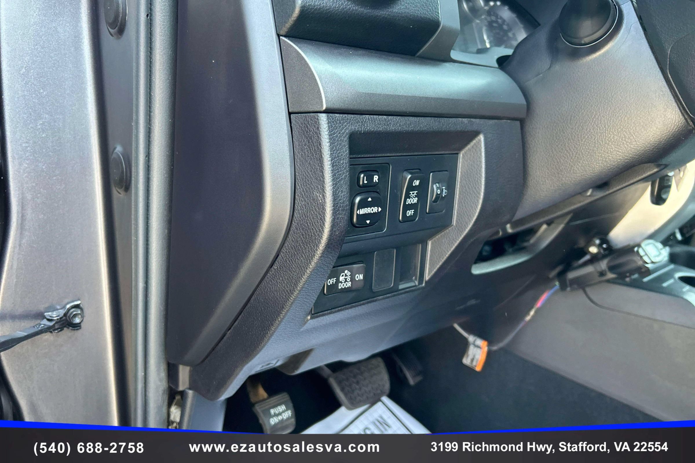 Used 2015 Toyota Tundra SR5 w/ TRD Off Road Package AWD/4WD image 24