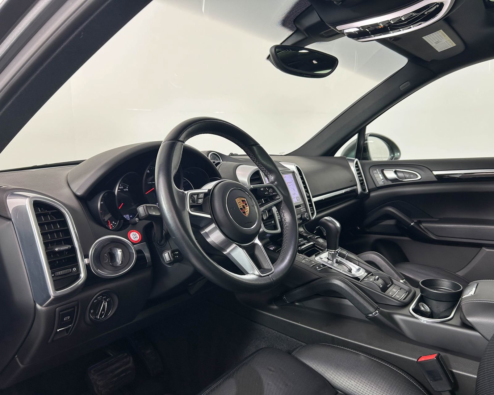 Used 2018 Porsche Cayenne AWD/4WD image 4