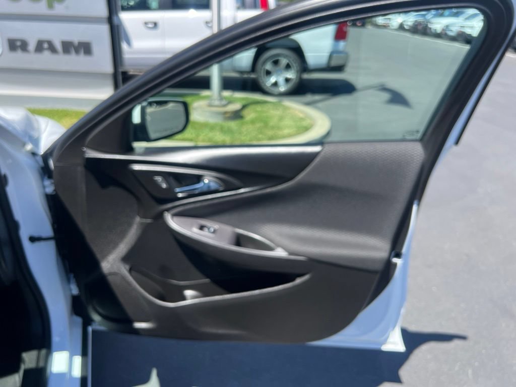 Used 2023 Chevrolet Malibu LT FWD image 34