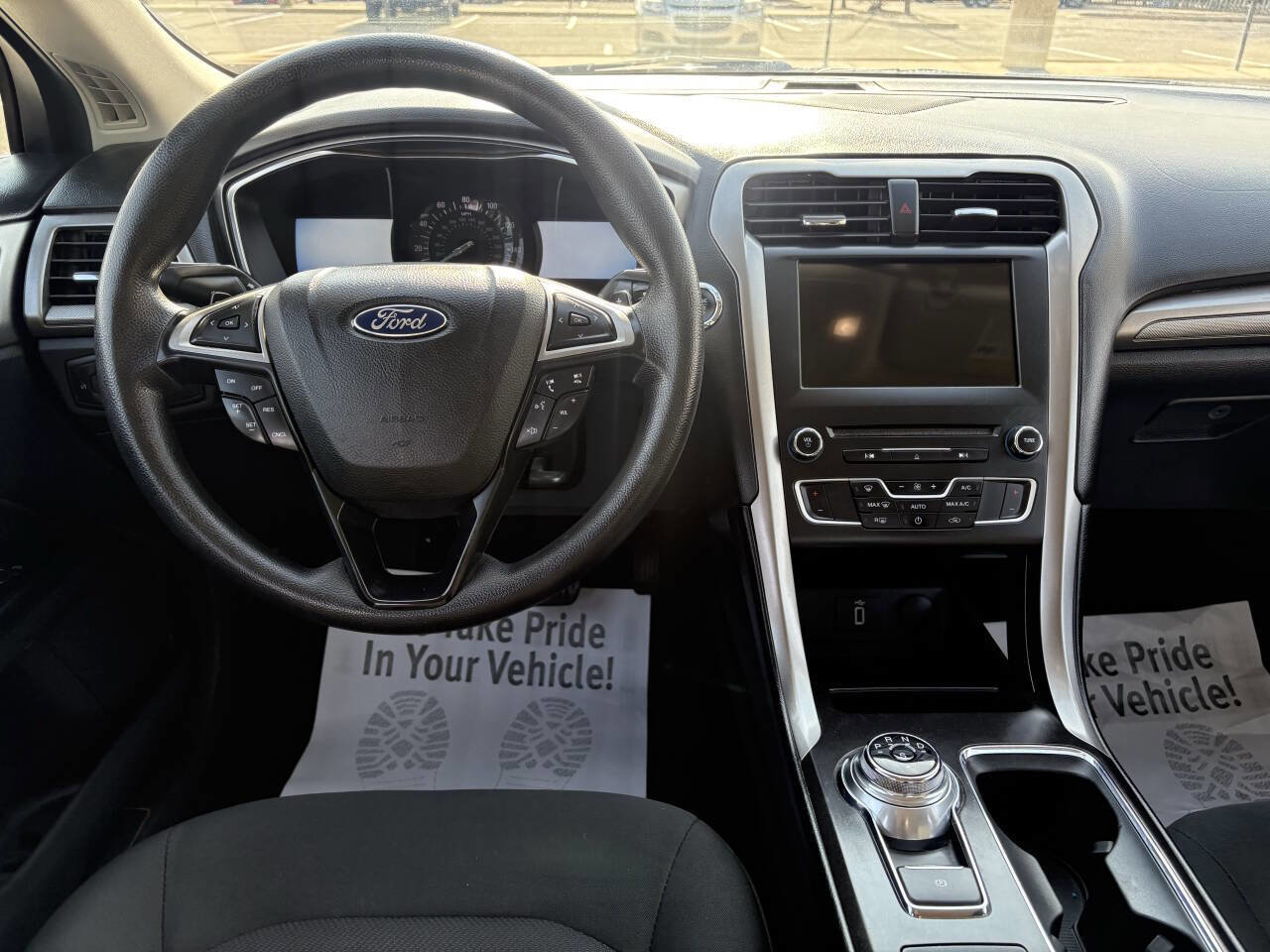 Used 2017 Ford Fusion SE w/ Fusion SE Technology Package FWD image 20