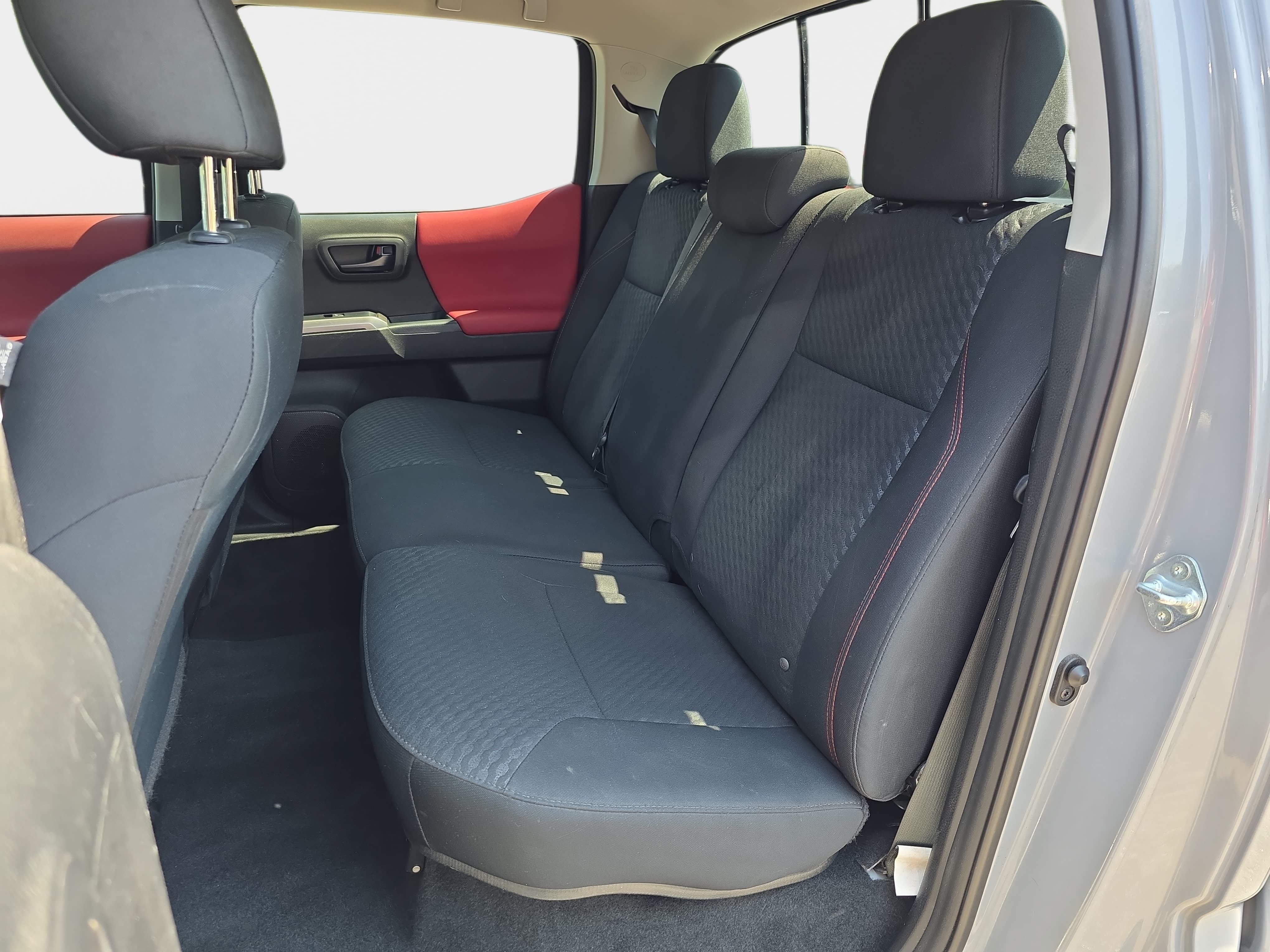 Used 2021 Toyota Tacoma SR5 AWD/4WD image 11