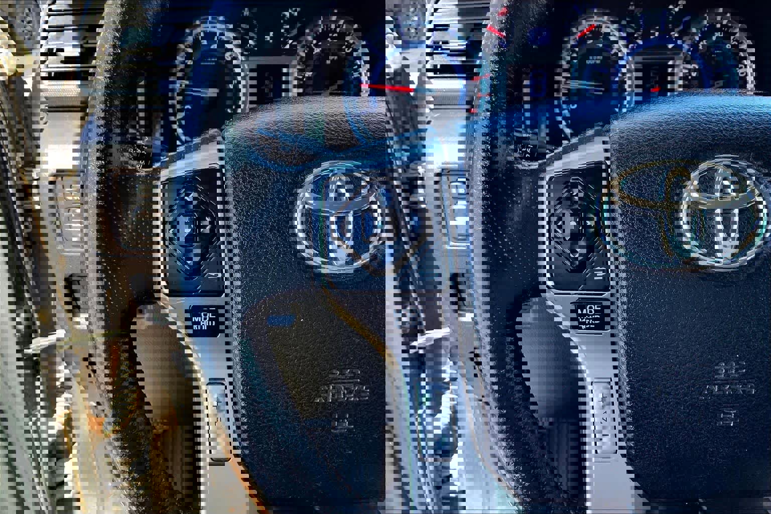 Used 2015 Toyota 4Runner SR5 AWD/4WD image 23