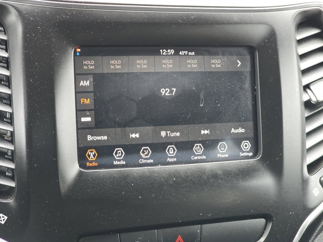 Used 2019 Jeep Cherokee Latitude Plus image 15