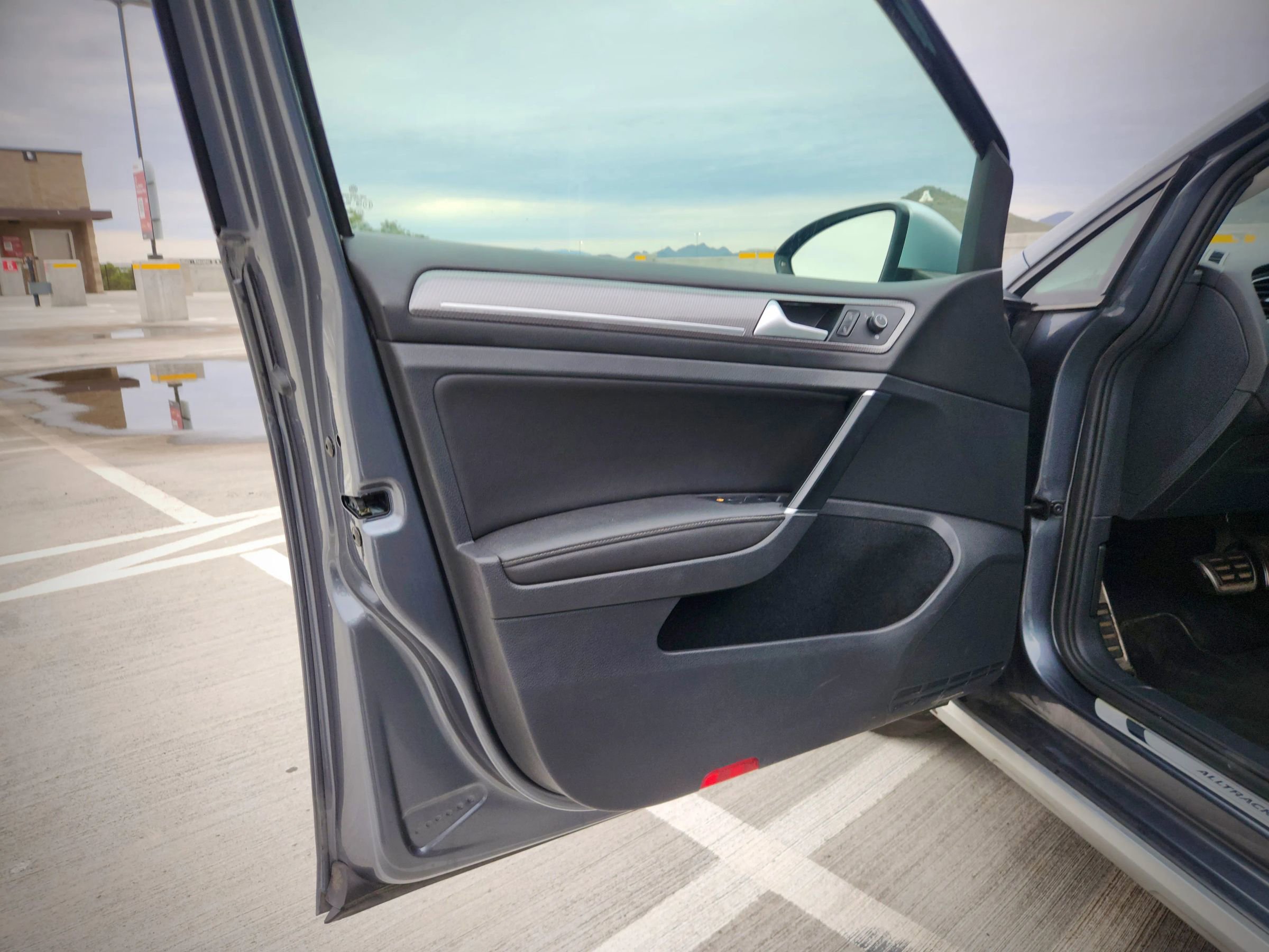 Used 2017 Volkswagen Golf Alltrack SE image 18