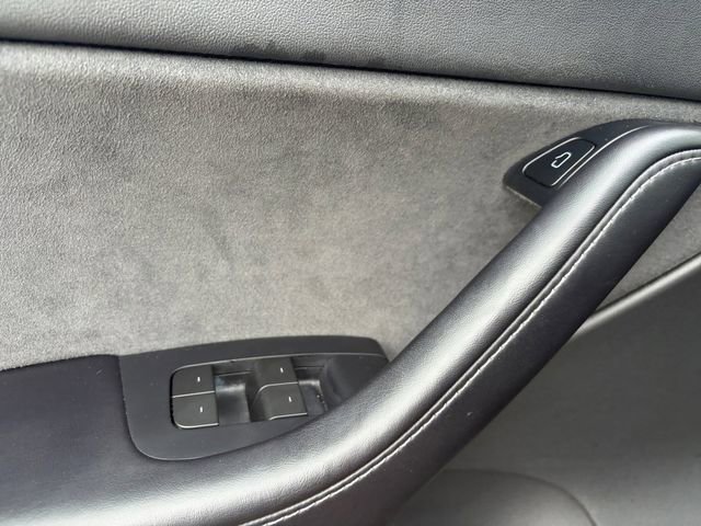 Used 2022 Tesla Model Y Performance image 4