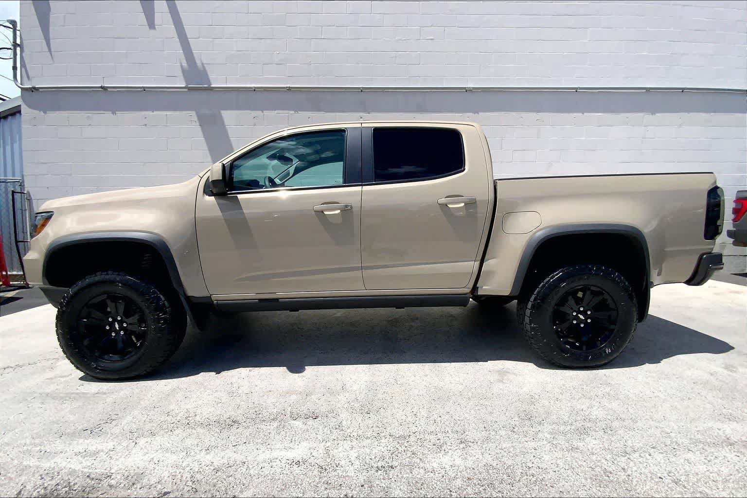 Used 2022 Chevrolet Colorado ZR2 w/ ZR2 Dusk Special Edition AWD/4WD image 3