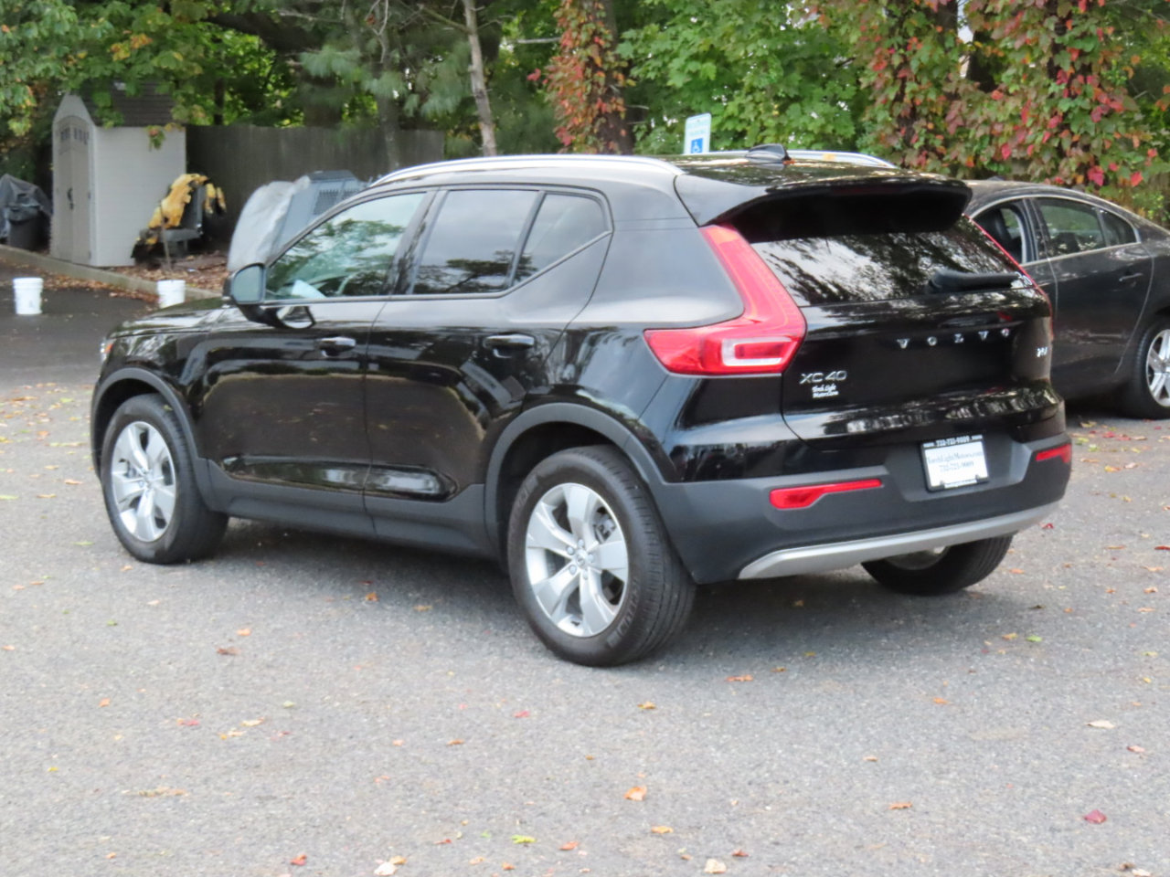Used 2020 Volvo XC40 T5 Momentum image 4