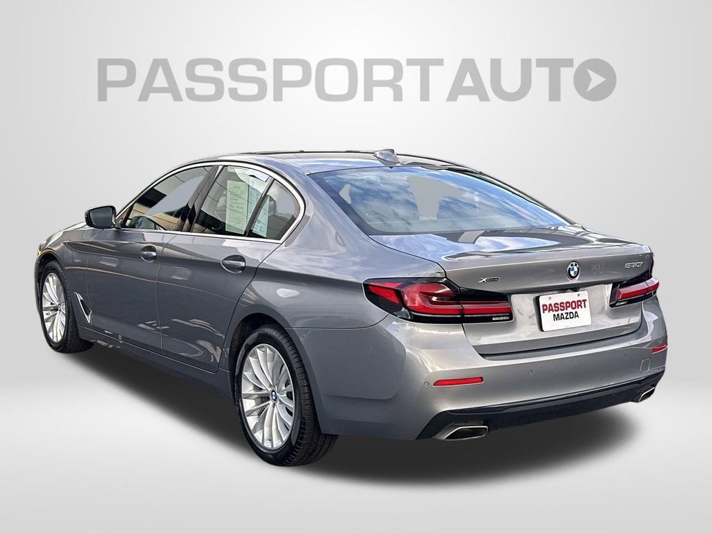 Used 2023 BMW 530i xDrive w/ Premium Package AWD/4WD image 2