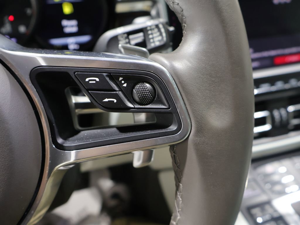 Used 2021 Porsche Macan Turbo AWD/4WD image 36