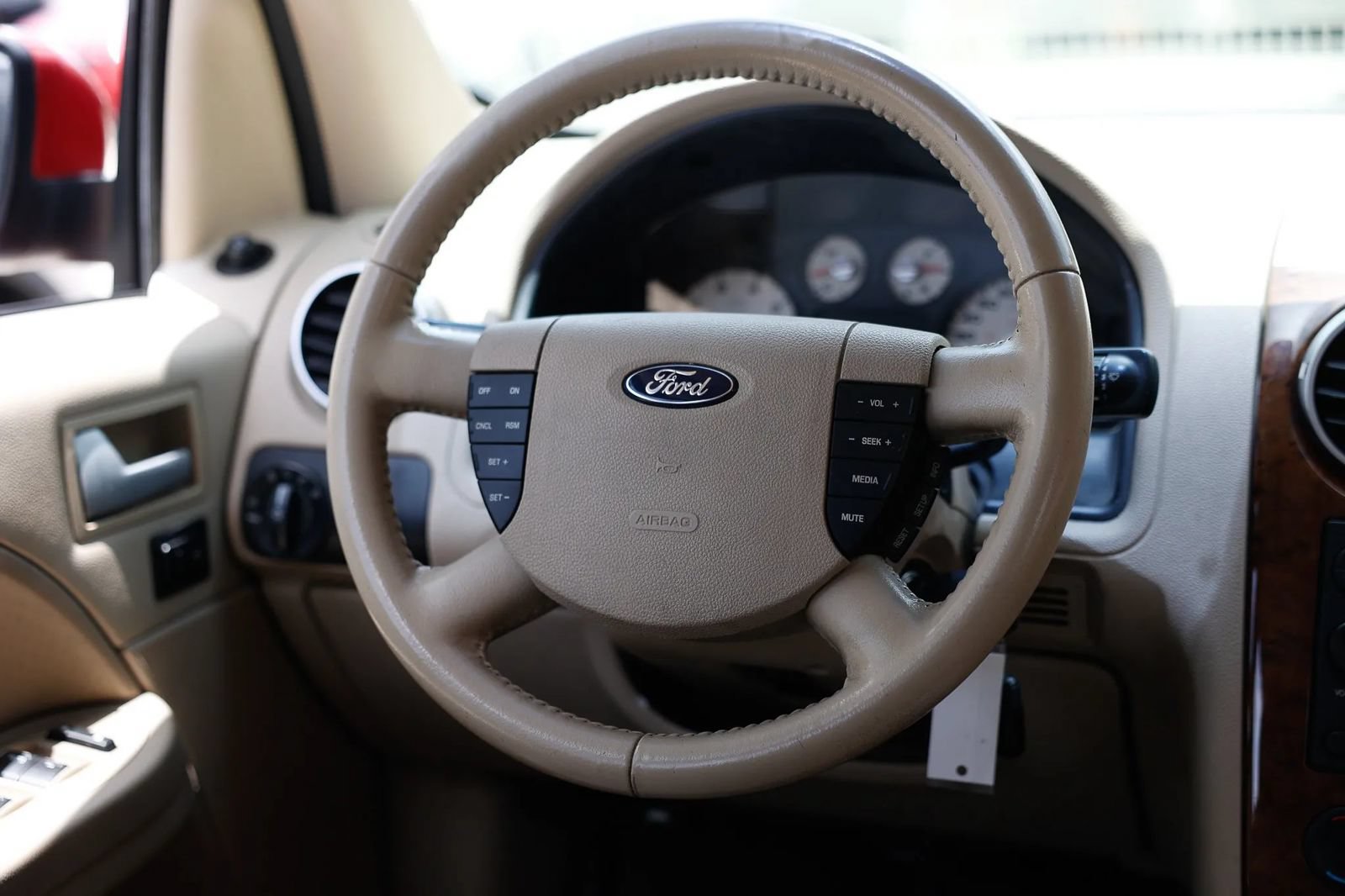 Used 2007 Ford Freestyle Limited FWD image 30