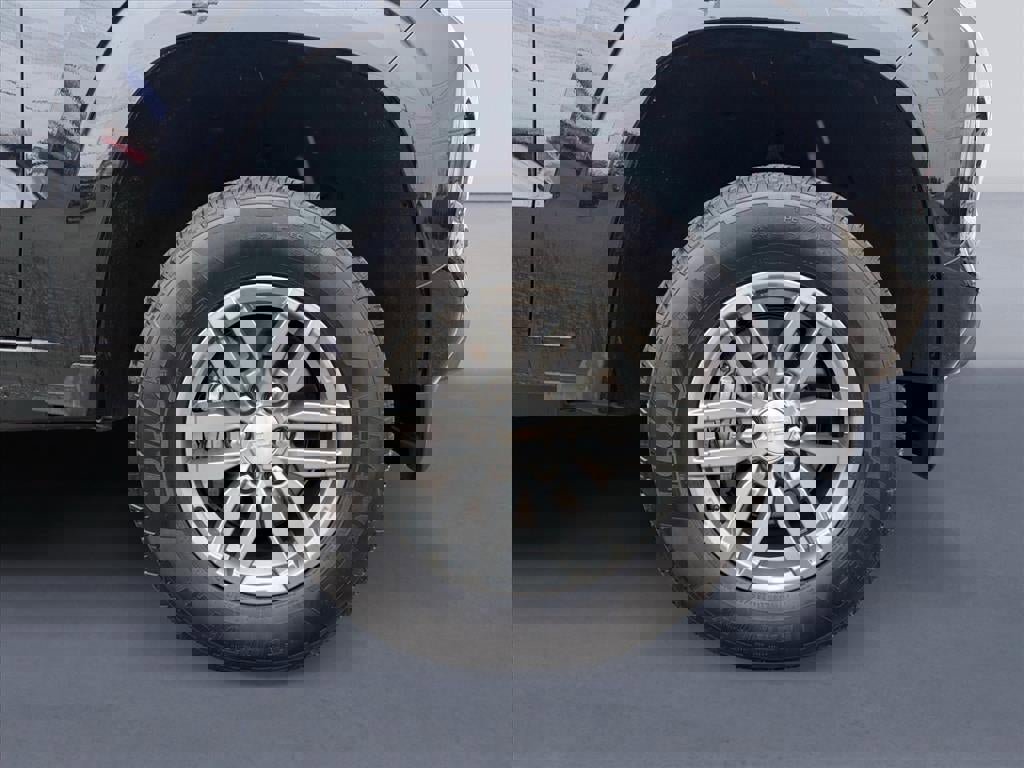 Used 2023 Chevrolet Colorado LT w/ LT Convenience Package II image 9