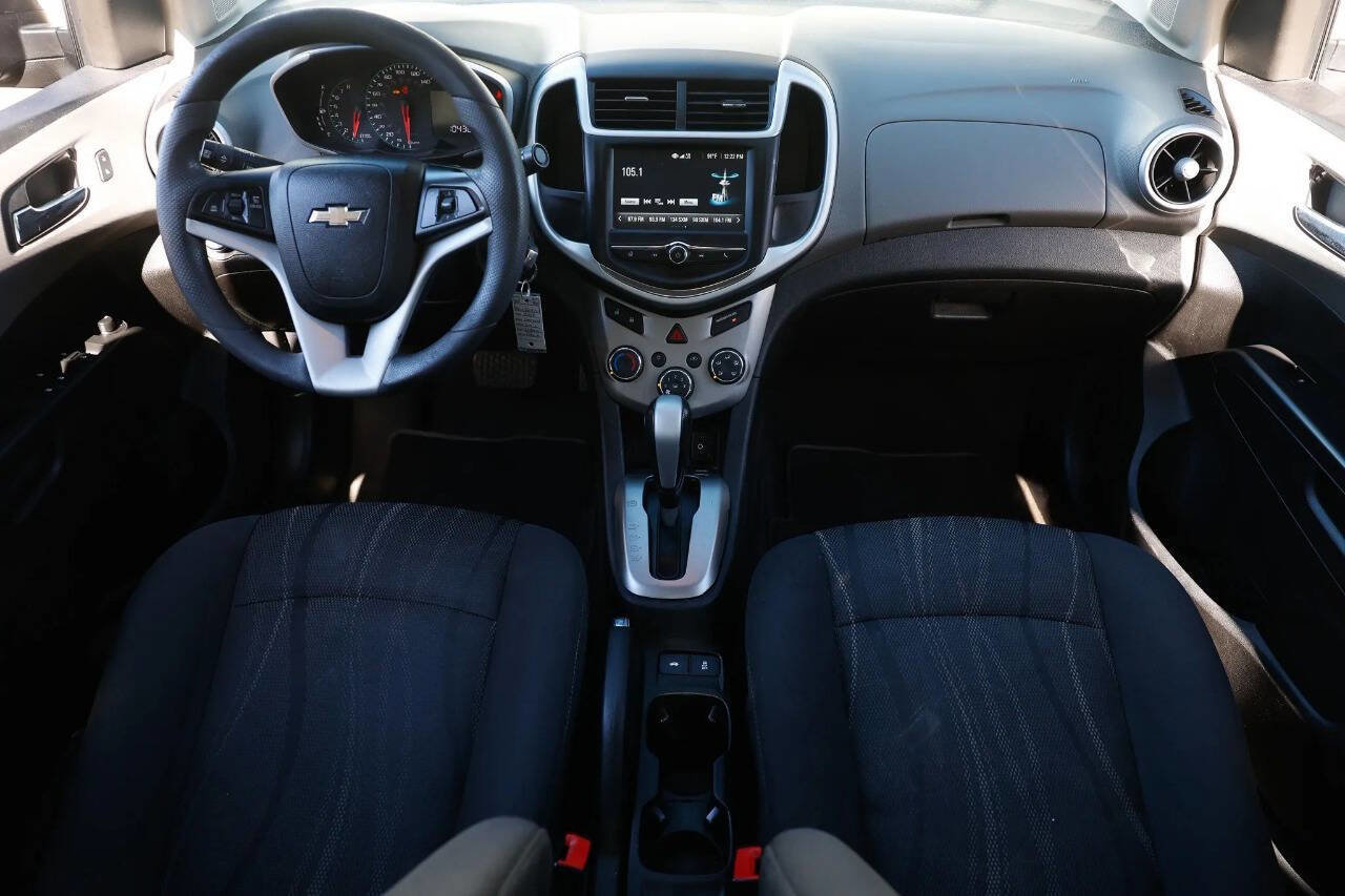 Used 2017 Chevrolet Sonic LT image 39