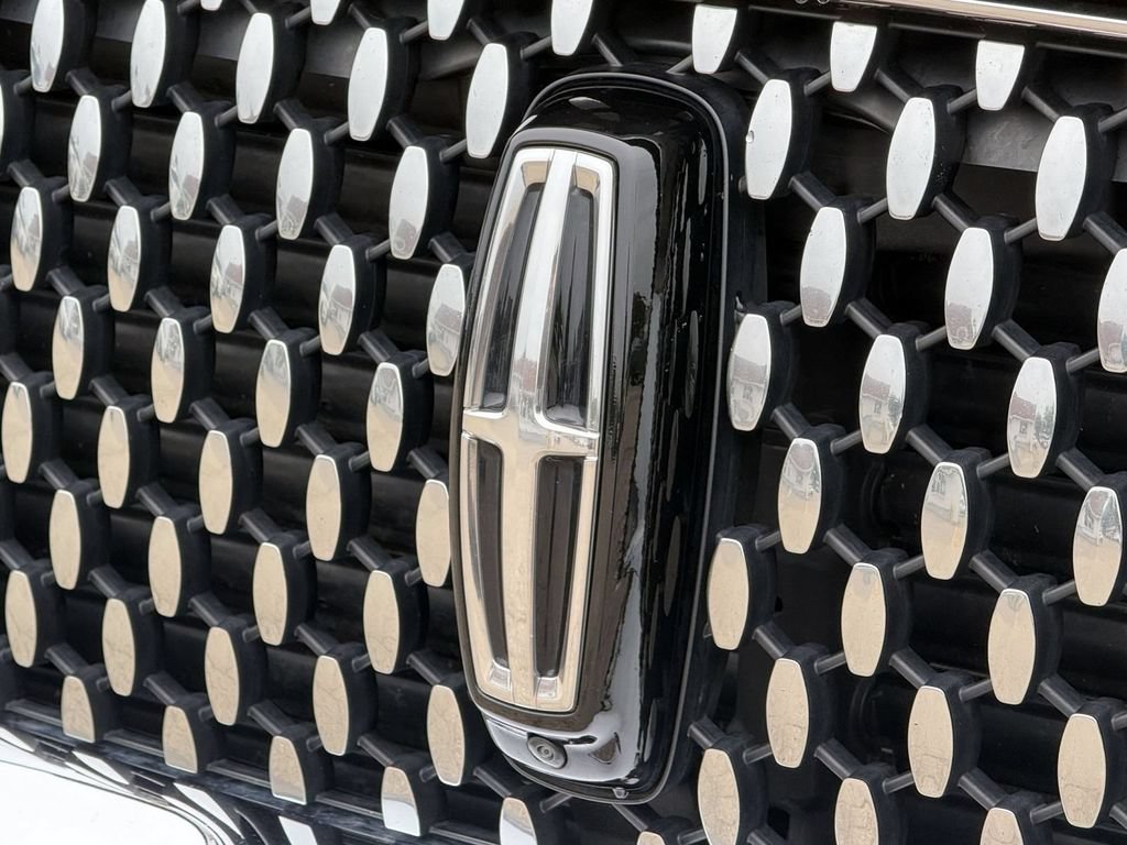 Certified 2024 Lincoln Navigator Black Label AWD/4WD image 9