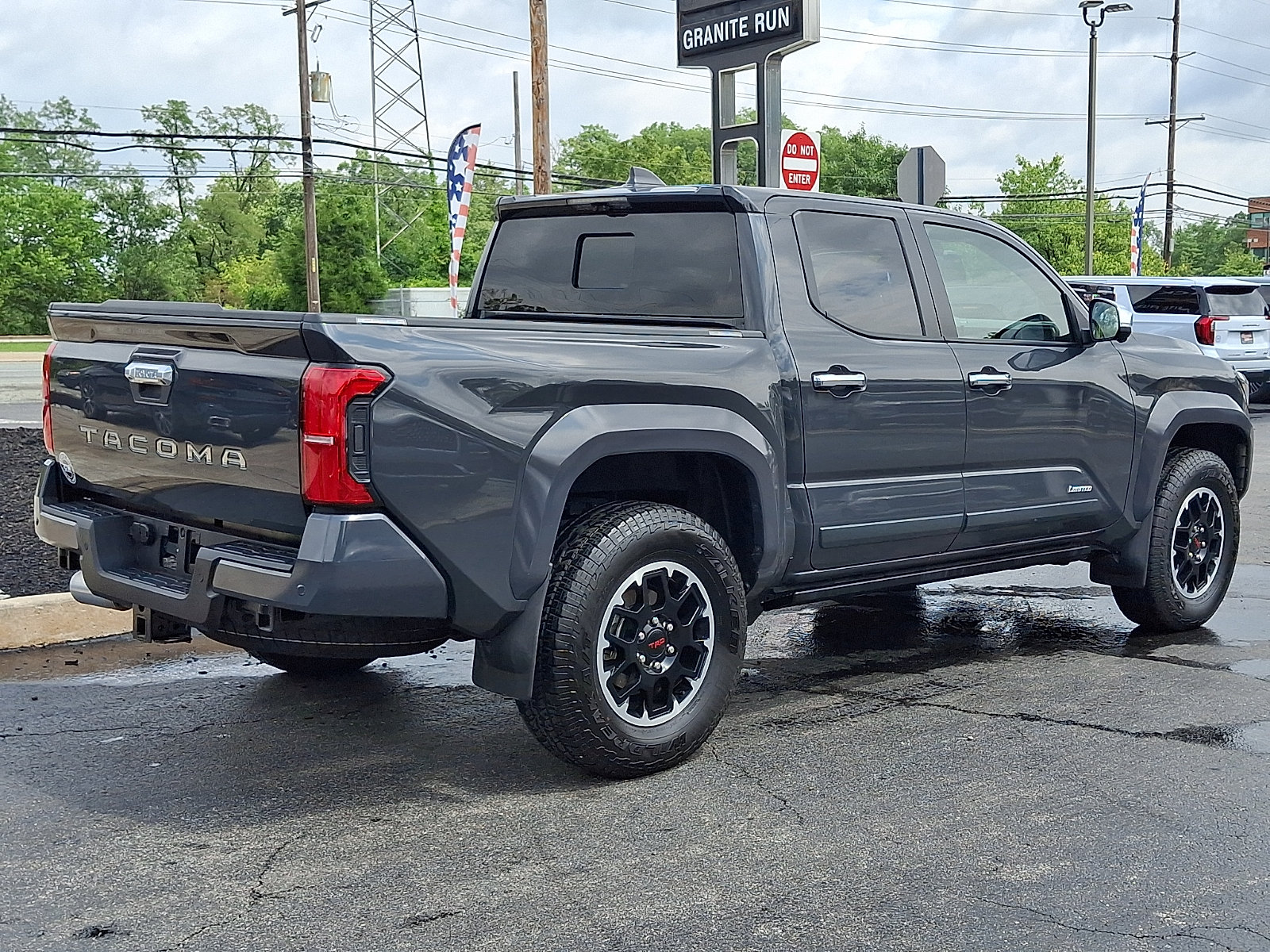 Used 2025 Toyota Tacoma Limited AWD/4WD image 6