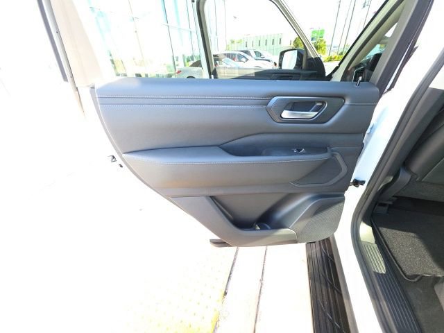 Used 2026 Nissan Armada SV AWD/4WD image 22