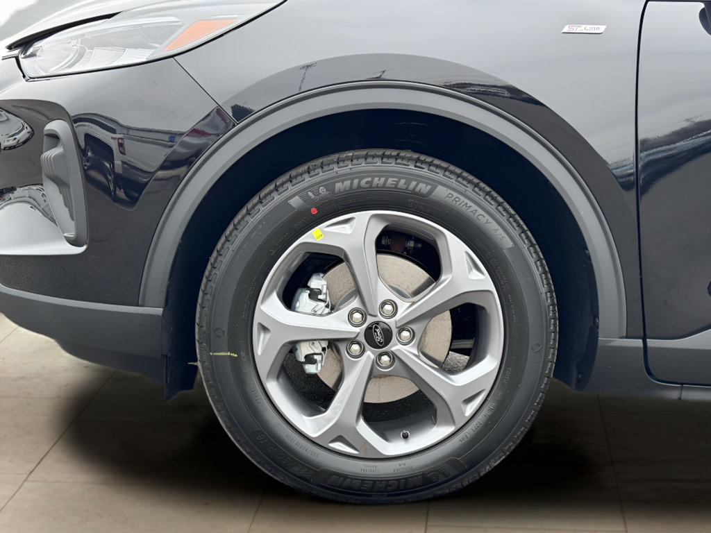 New 2026 Ford Escape ST-Line w/ Tech Pack #1 FWD image 36