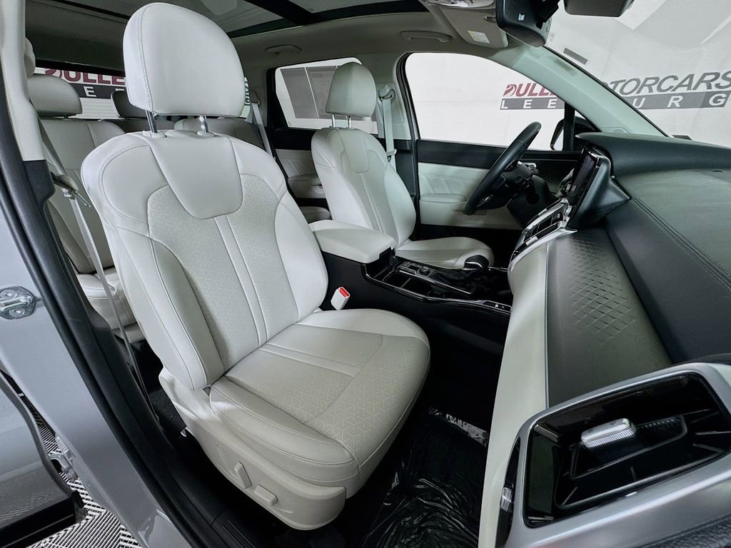 Used 2023 Kia Sorento SX image 30
