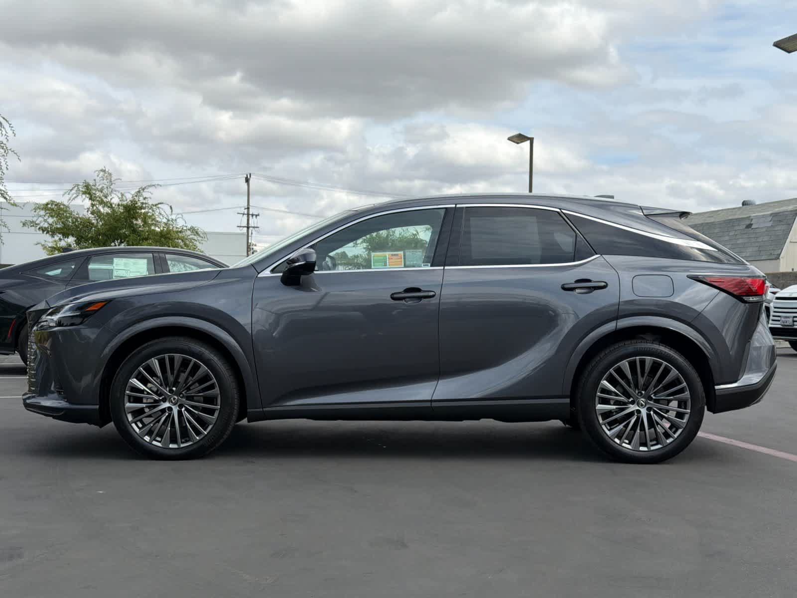 Certified 2025 Lexus RX 450h AWD w/ Luxury Package image 9