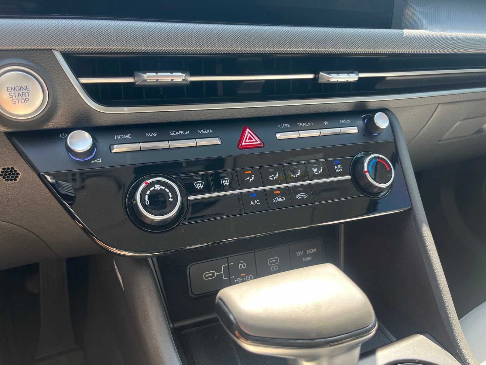 Used 2025 Hyundai Sonata SE FWD image 14