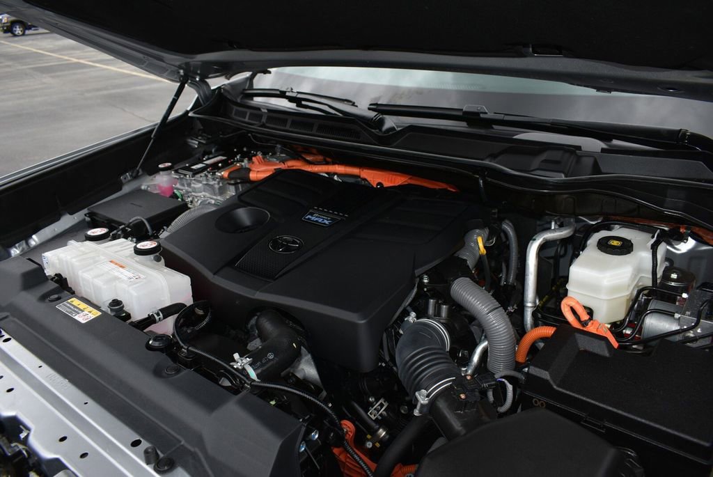 Used 2024 Toyota Tundra Limited AWD/4WD image 40
